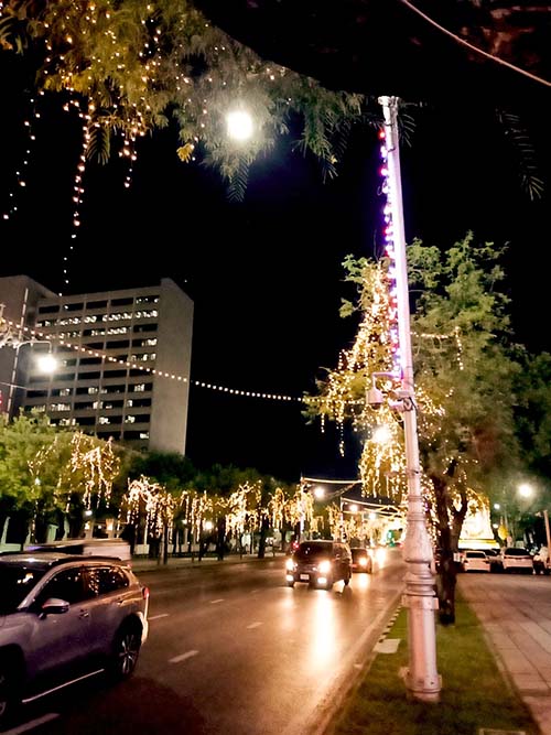 ที่เที่ยวปีใหม่ในกรุงเทพ ไฟราชดำเนิน