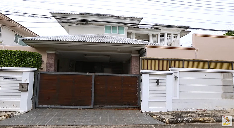 บ้านเอมี่ ตีท้ายครัว