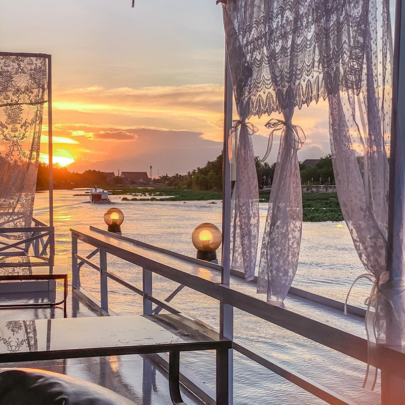 คาเฟ่สามพราน