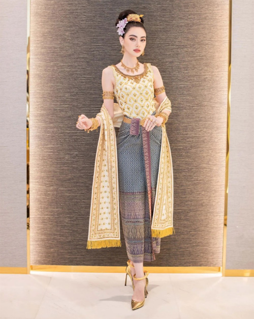 รวม 15 ลุคในชุดไทย ใหม่ ดาวิกา สวยสง่าดั่งนางในวรรณคดี