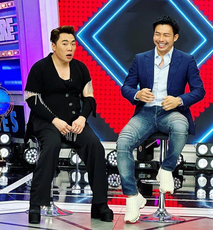 หมอสอง นพรัตน์