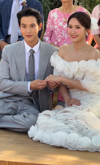 เจมส์ จิรายุ  โฟม กับภาพคู่ย้อนเส้นทางรัก 10 ปี จนถึงวันแต่งงาน