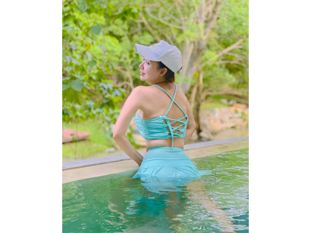 ดาราชุดว่ายน้ำ