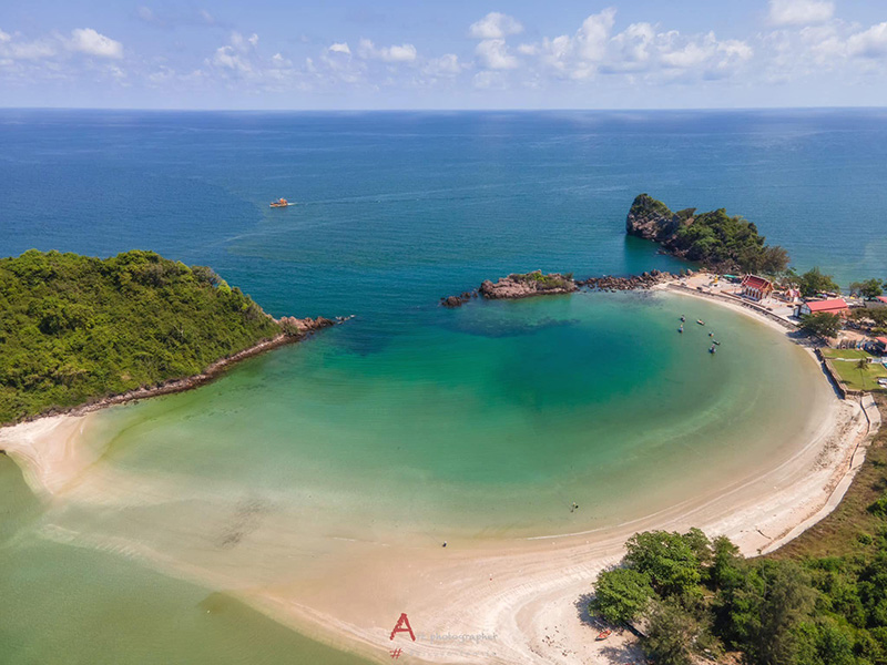 ทะเลแหวกบางสะพาน