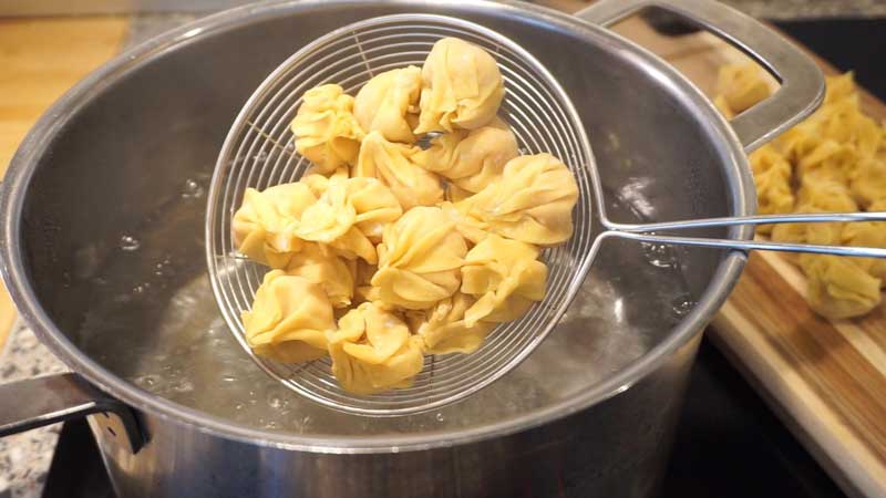 วิธีห่อขนมจีบ