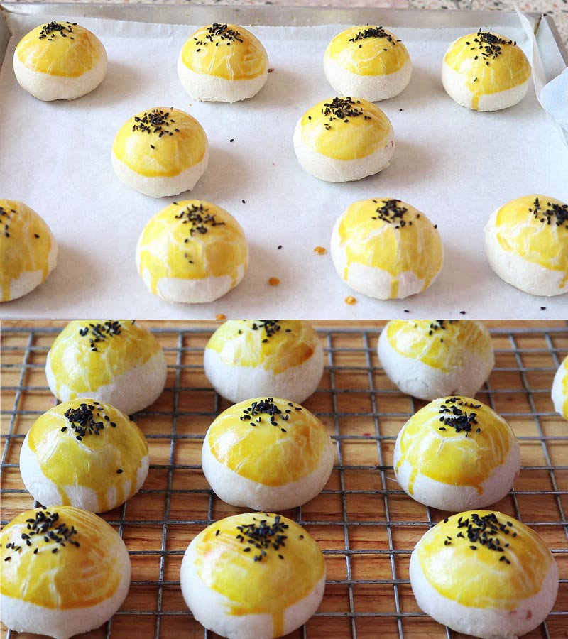 ขนมเปี๊ยะไส้ถั่วแดงไข่เค็ม