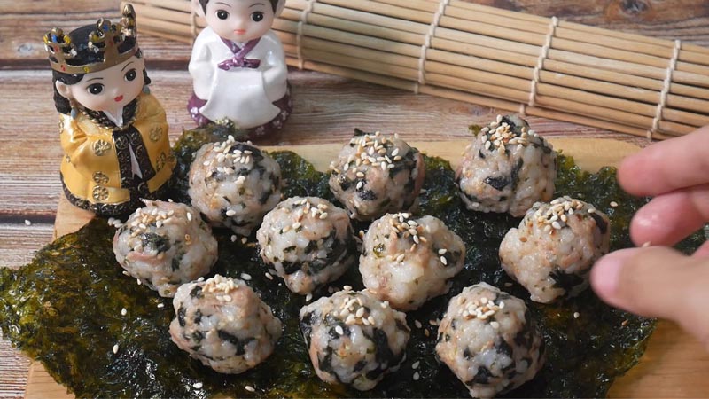 ข้าวปั้นเกาหลีทูน่า
