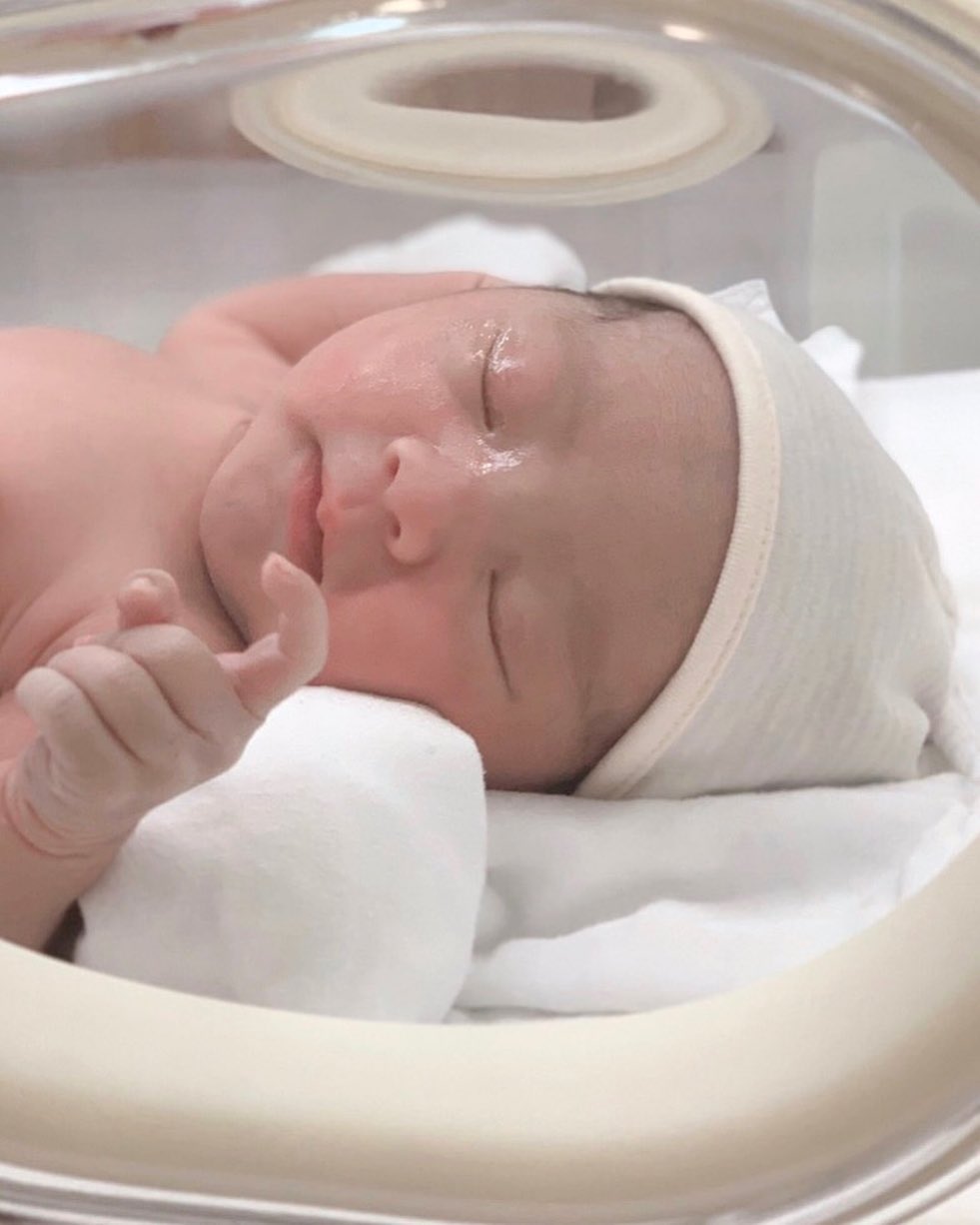 เจนี่ คลอดลูก