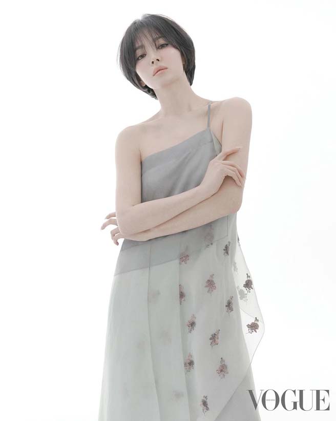 ซองเฮเคียว ลุคใหม่ หั่นผมสั้นลงปกนิตยสารดัง