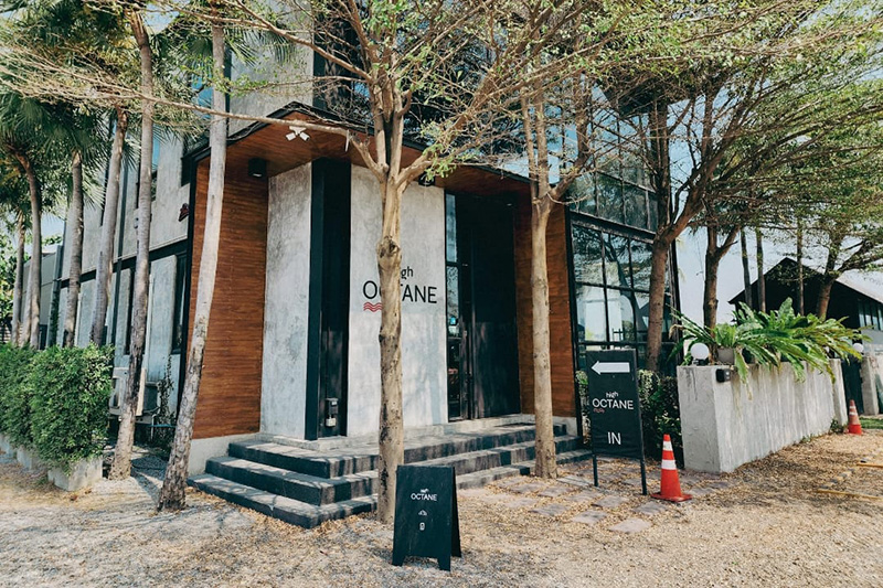 คาเฟ่ริมทะเลสาบ