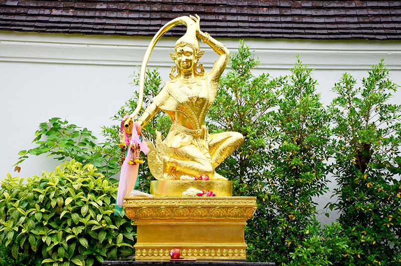 พระแม่ธรณี วัดพระธาตุแช่แห้ง จังหวัดน่าน