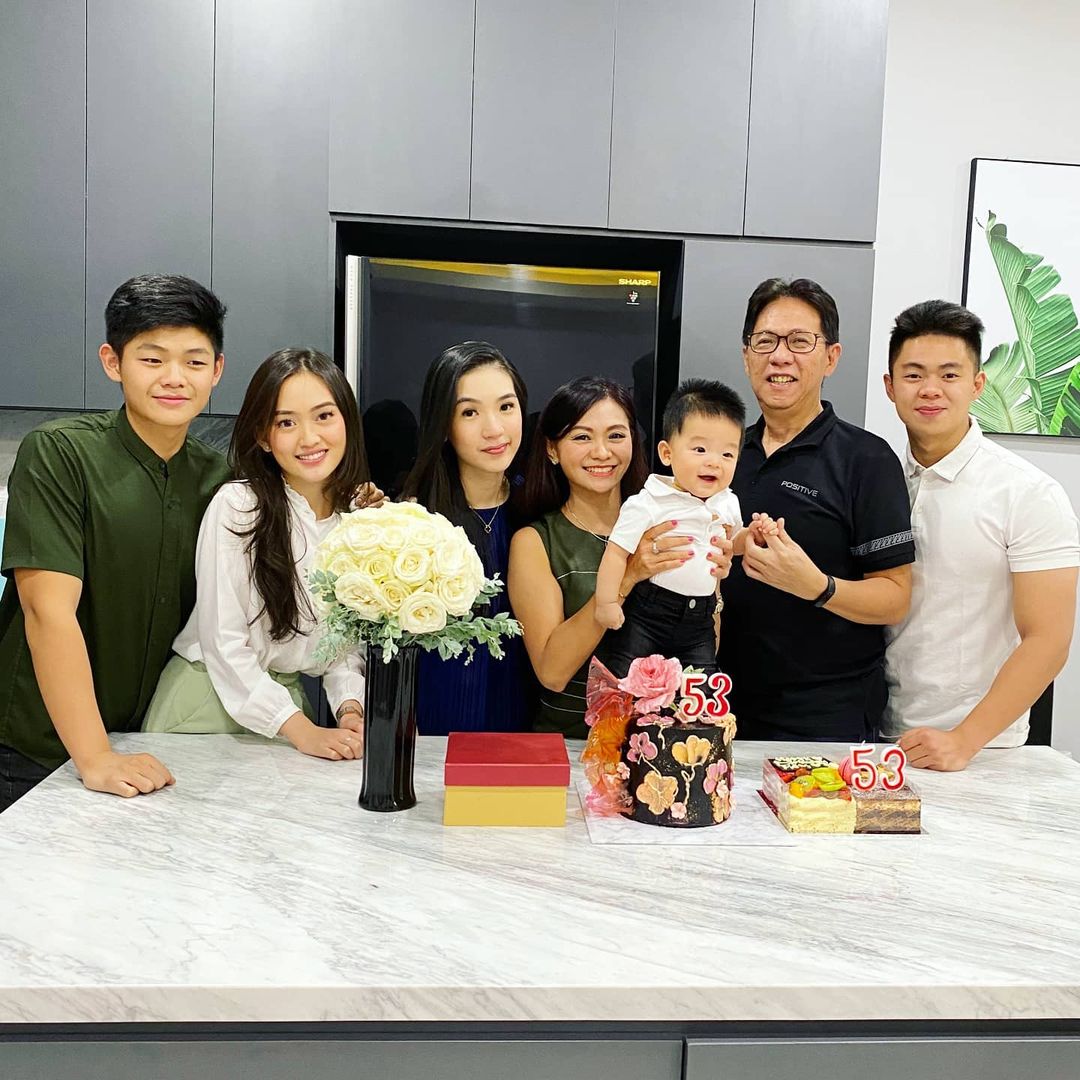 สาวสวย หน้าเด็ก