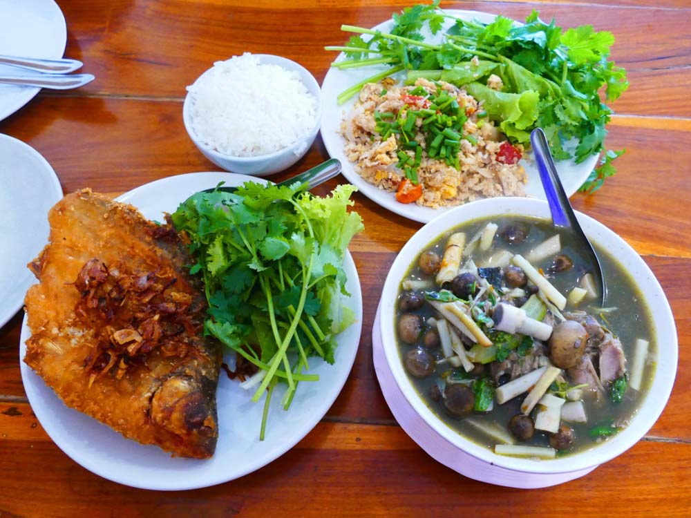 เที่ยวสกลนคร