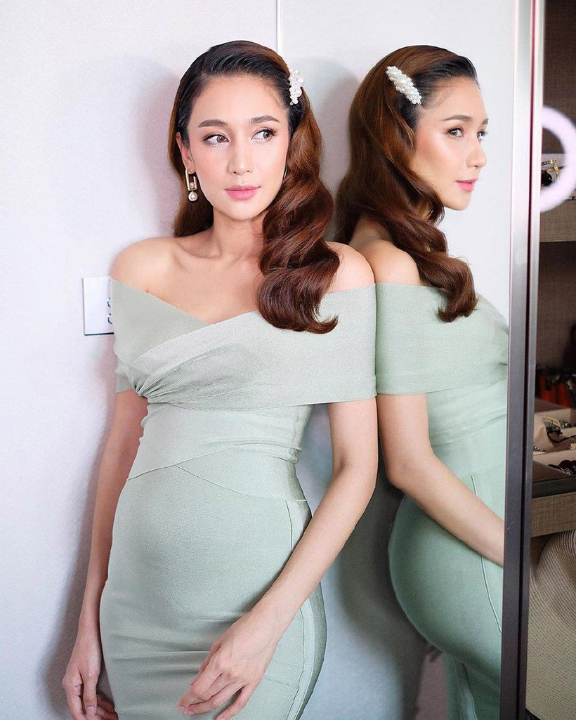 เนย โชติกา