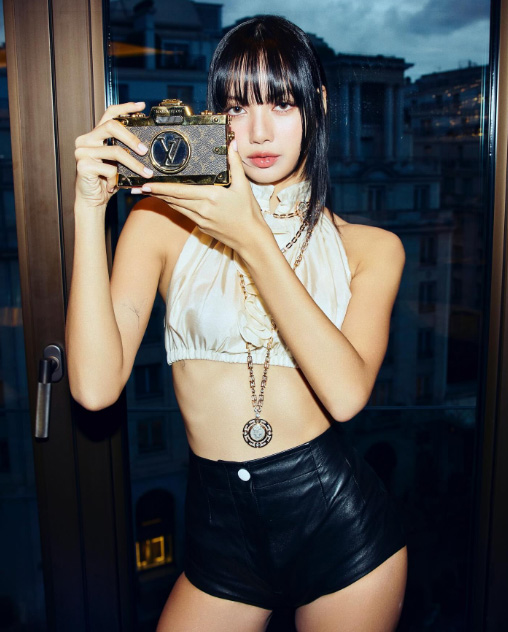 ลิซ่า BLACKPINK ประวัติ