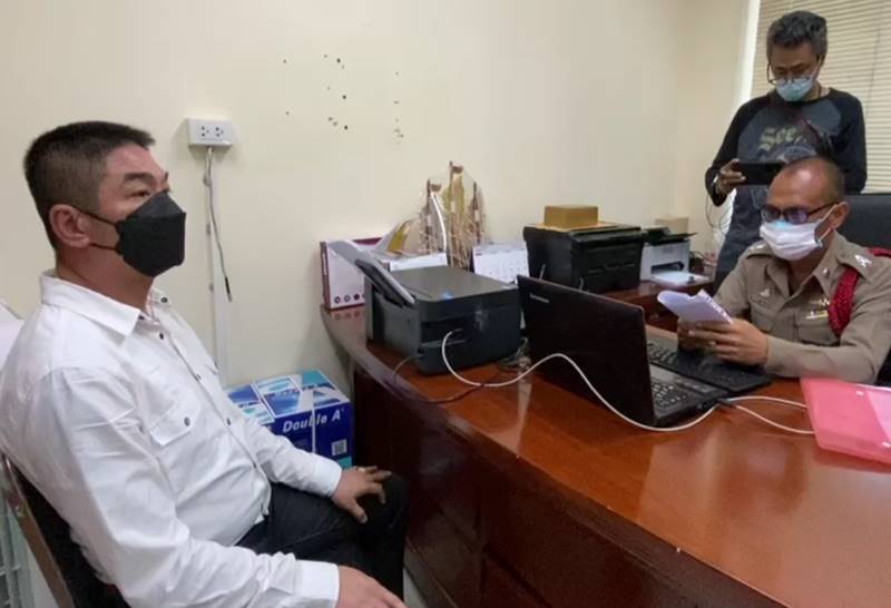 คู่กรณีไวท์ ณวัชร์, ทำร้ายพ่อแม่ไวท์ ณวัชร์