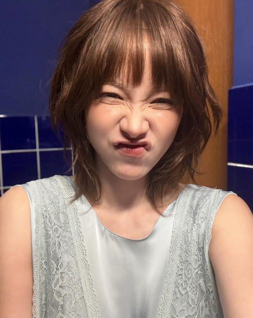 ใบเฟิร์น พิมพ์ชนก กับทรงผมสั้นดีเทลเก๋ มาส่องกันเถอะว่าเป็นทรงอะไร