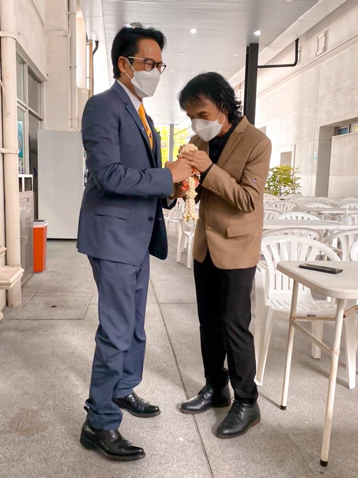 พี่เบิร์ด ครูสลา