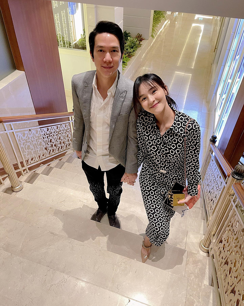 ออม สุชาร์ แอมป์ พิธาน 