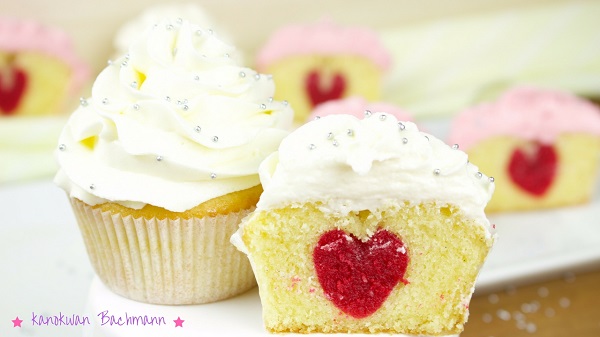 คัพเค้กวานิลลาไส้หัวใจ