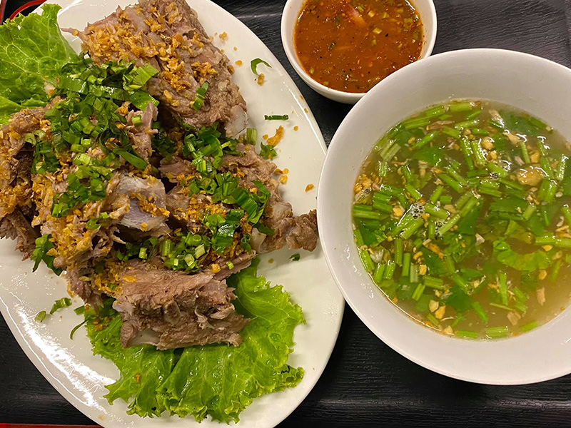 ร้านเล้งแซ่บ