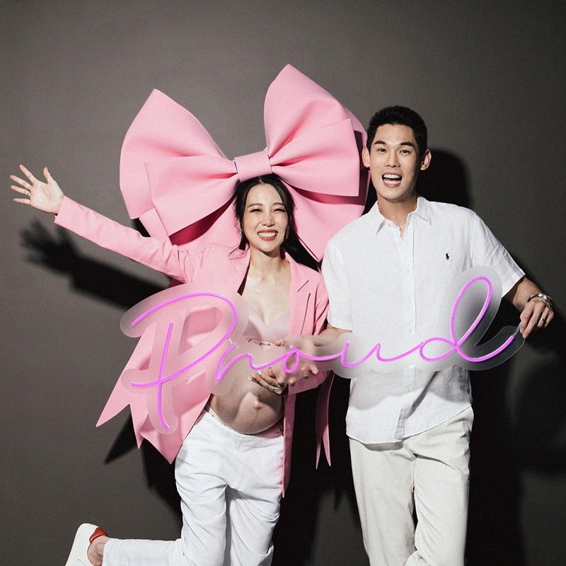  กันต์ พลอย ควงแขนแชะภาพครอบครัว