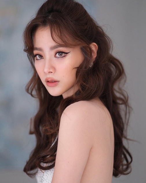 ใบเฟิร์น พิมพ์ชนก แฟชั่น