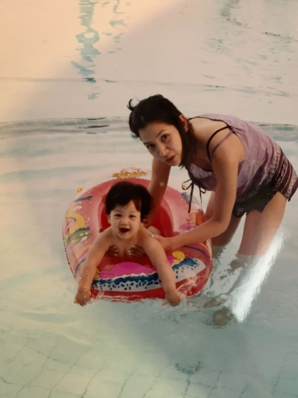  นุสบา ปุณณกันต์ โพสต์ภาพ น้องปุณณ ลูกชาย ตั้งแต่เด็กน้อยจนโตเป็นคุณหมอ