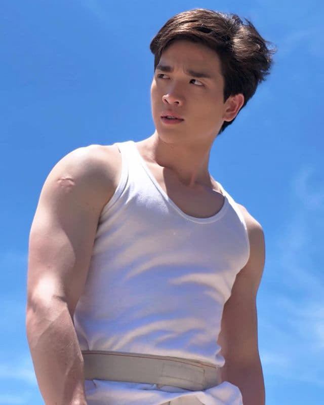 ตงตง กฤษกร