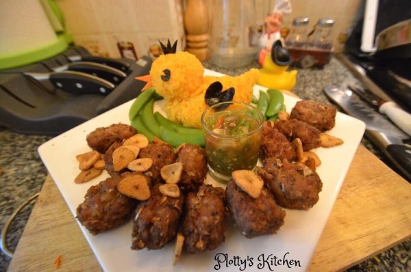 ข้าวเหนียวหมูทอดกระเทียมพริกไทย