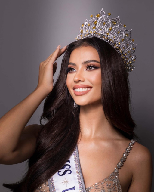 แอนโทเนีย โพซิ้ว มิสยูนิเวิร์สไทยแลนด์