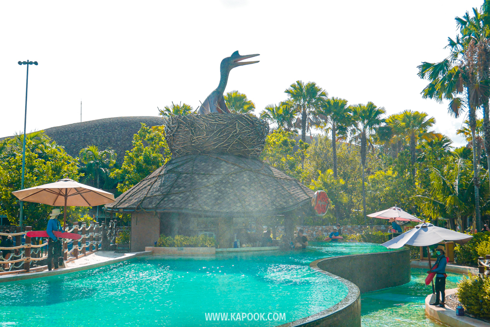 Jurassic Oasis บาร์น้ำ