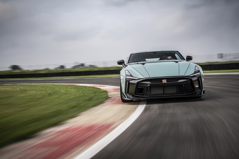Nissan GTR