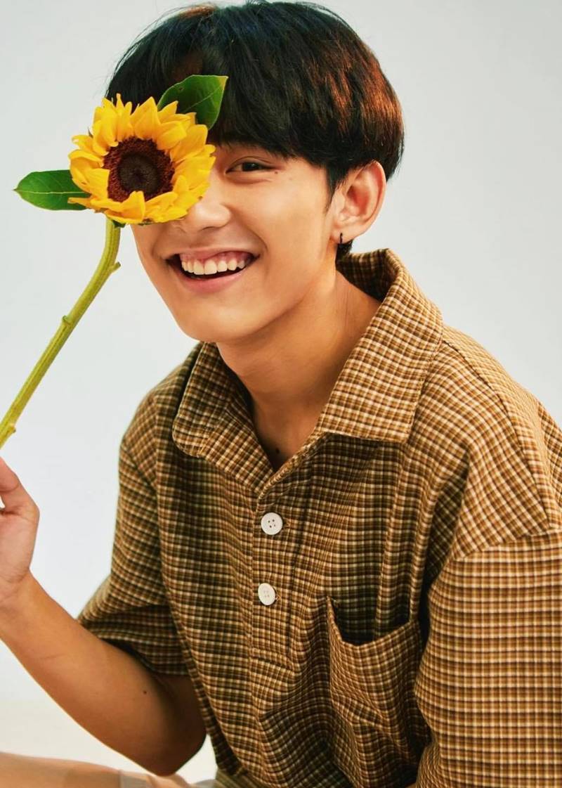 เฟิร์ส อนุวัตน์