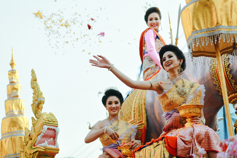 วันไหลพระประแดง