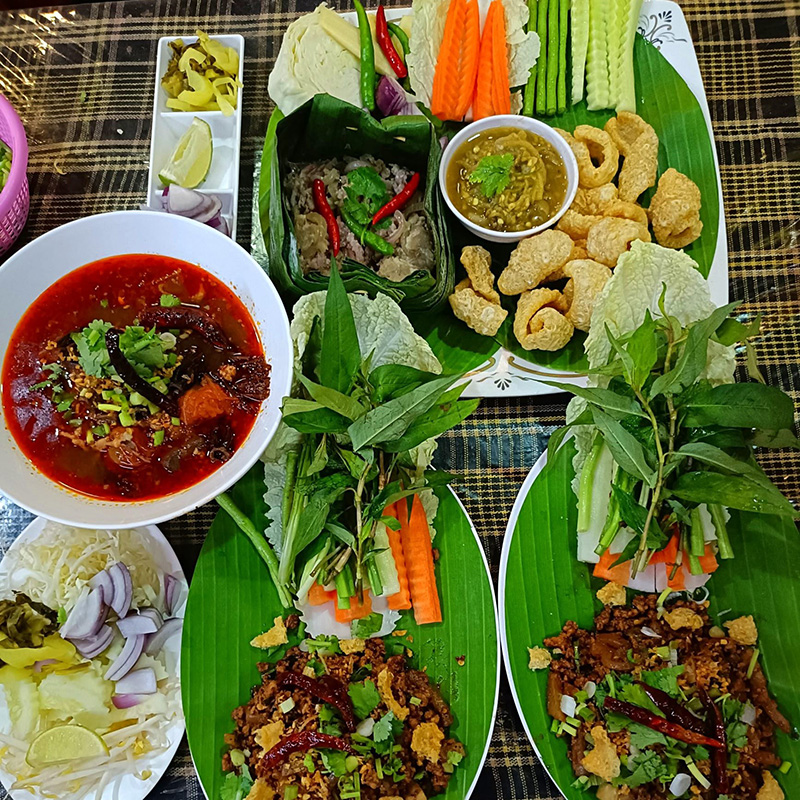 ร้านอาหารซอยลาซาล-แบริ่ง หยาง เขลางค์เฮ้าส์