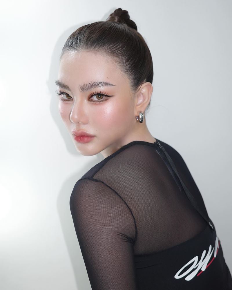 ดิว อริสรา มีธุรกิจอะไรบ้าง