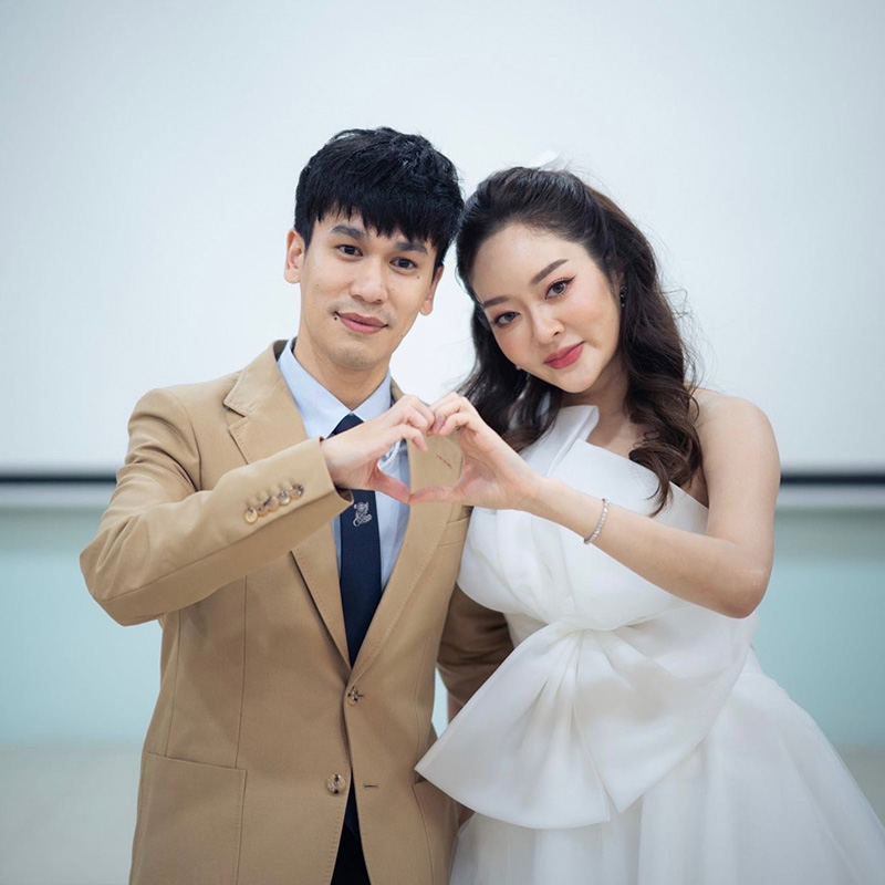 แก้มบุ๋ม พีท 