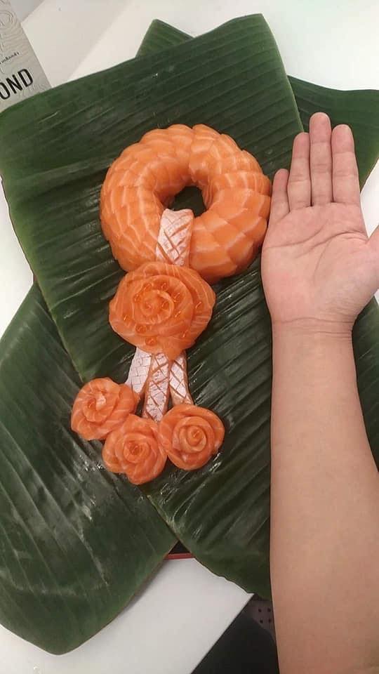 พวงมาลัยแซลมอน