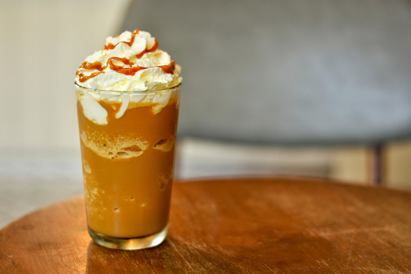 กาแฟคาราเมล มัคคิอาโต้ปั่น