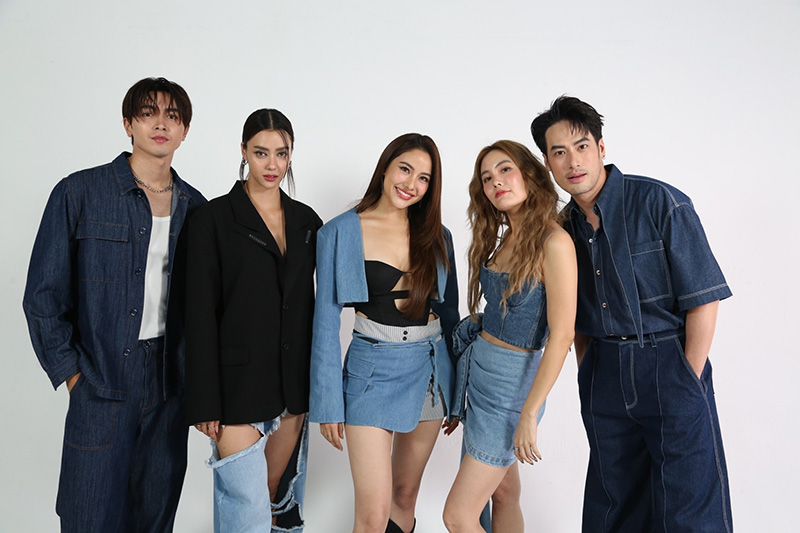 ภาพเบื้องหลัง ปฏิทินช่อง 3 ปี 2567