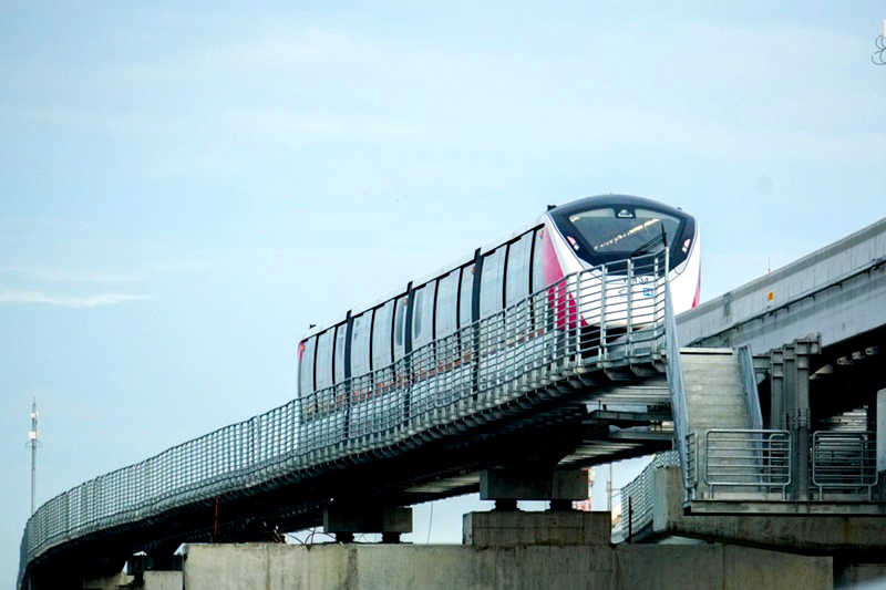 รถไฟฟ้าสายสีชมพู