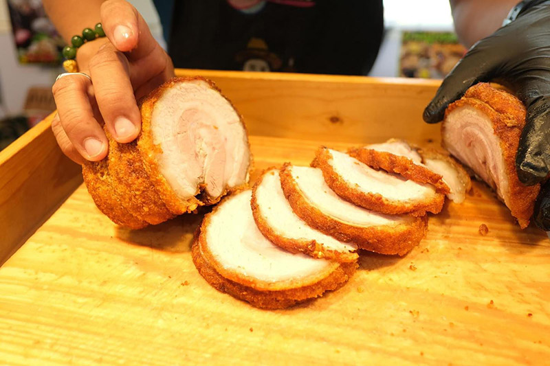 ร้านหมูกรอบชาชู