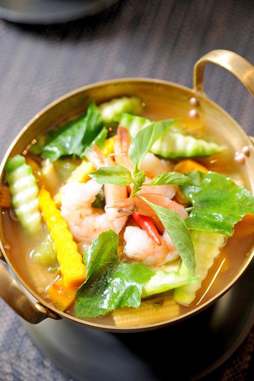 แกงเลียงผักรวมกุ้งสด
