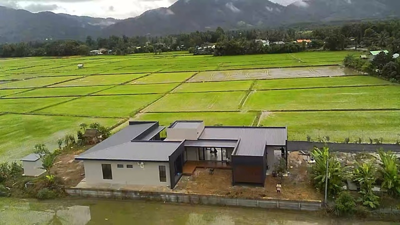 บ้านกลางทุ่งนา