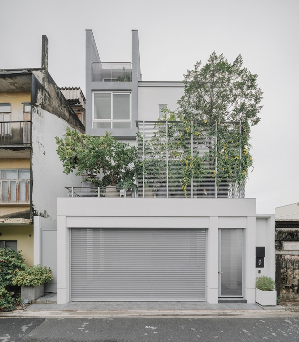 บ้าน 3 ชั้น สไตล์โมเดิร์น