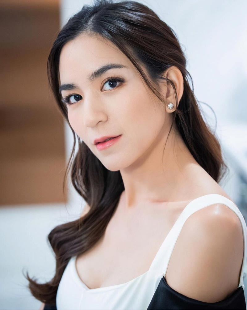 พลอย ชิดจันทร์