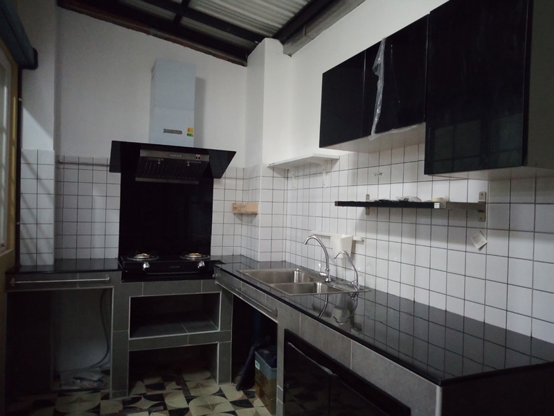 ต่อเติมครัวปูนหลังบ้านทาวน์โฮม 