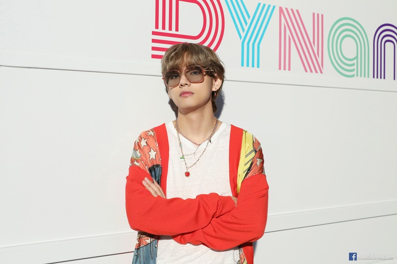 v bts taehyung