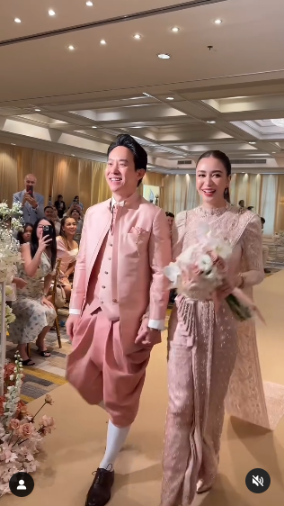เบนซ์ ปุณยาพร ควง แก๊ป เข้าพิธีหมั้น